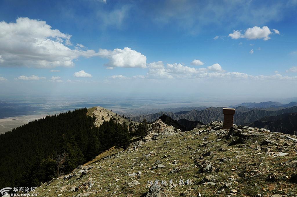 贺兰山地标,国家原地质部三角坐标点——转角楼