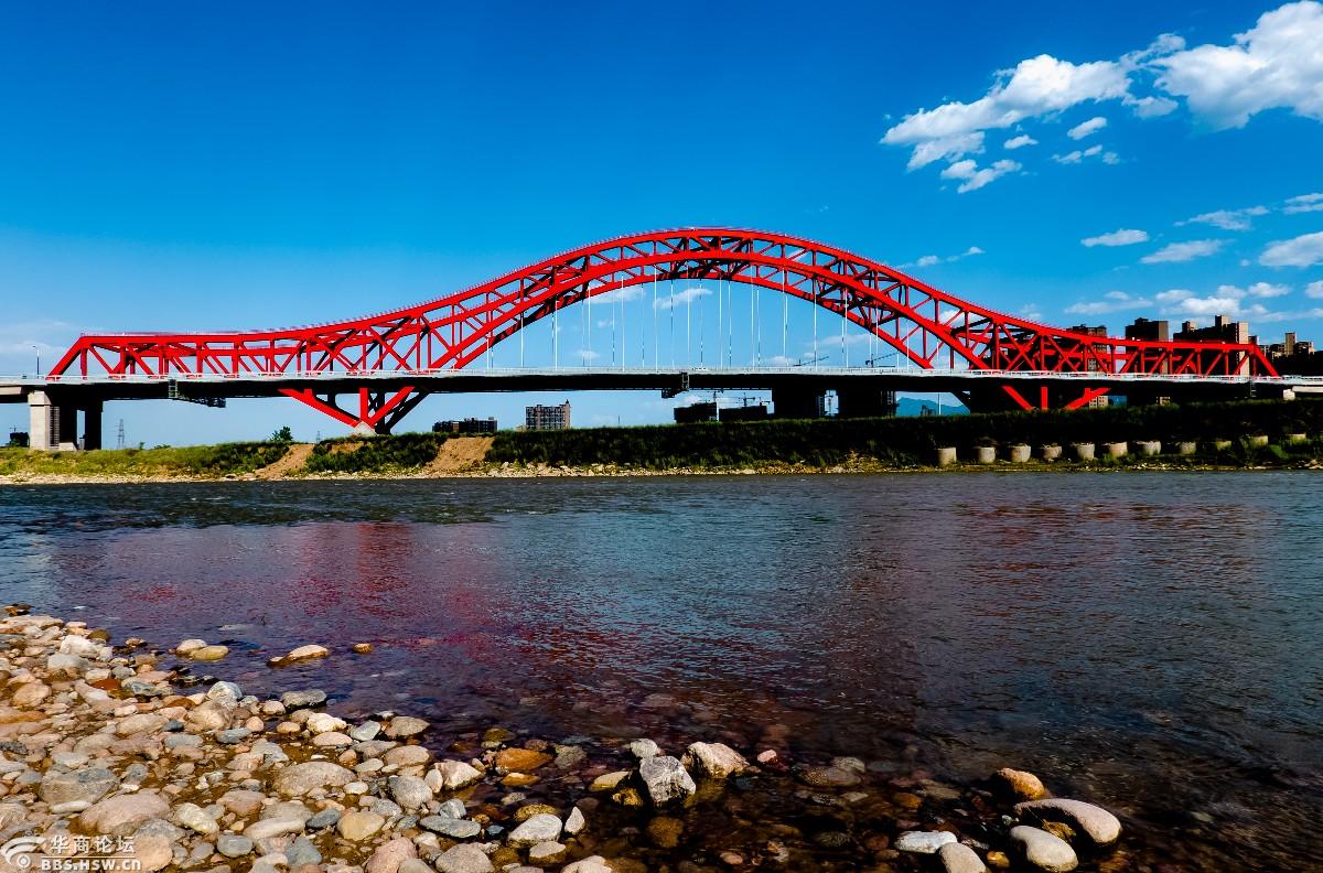 宝鸡渭河植物园大桥雄姿
