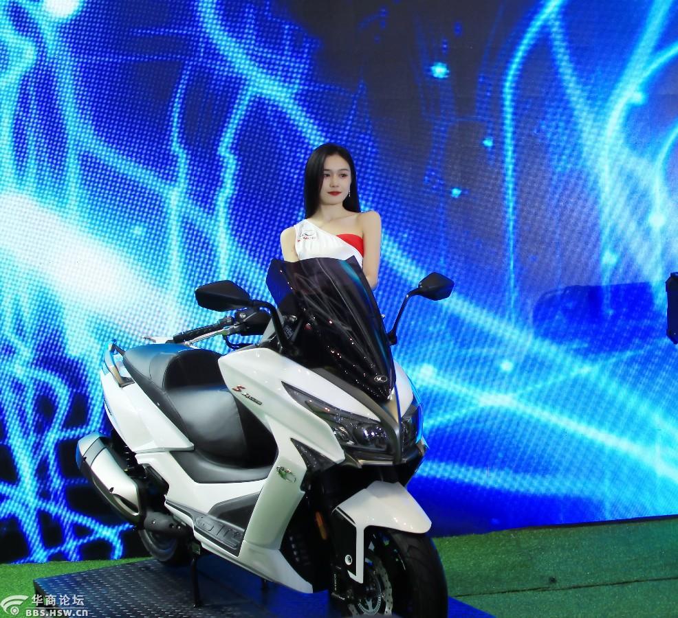 浐灞西安国际会展中心逛车展