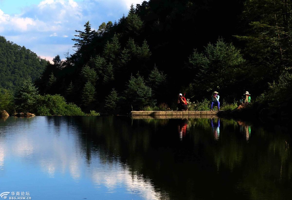 随思思旅行狗扒梁漫步