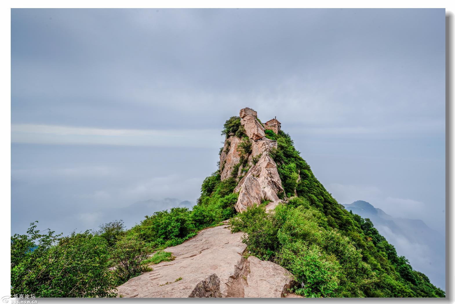 大美秦岭登顶嘉午台观龙脊赏云海