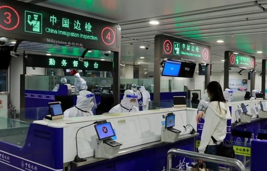 华商头条|陕西一男子花费5万多元办假签证 入境西安被边检查获