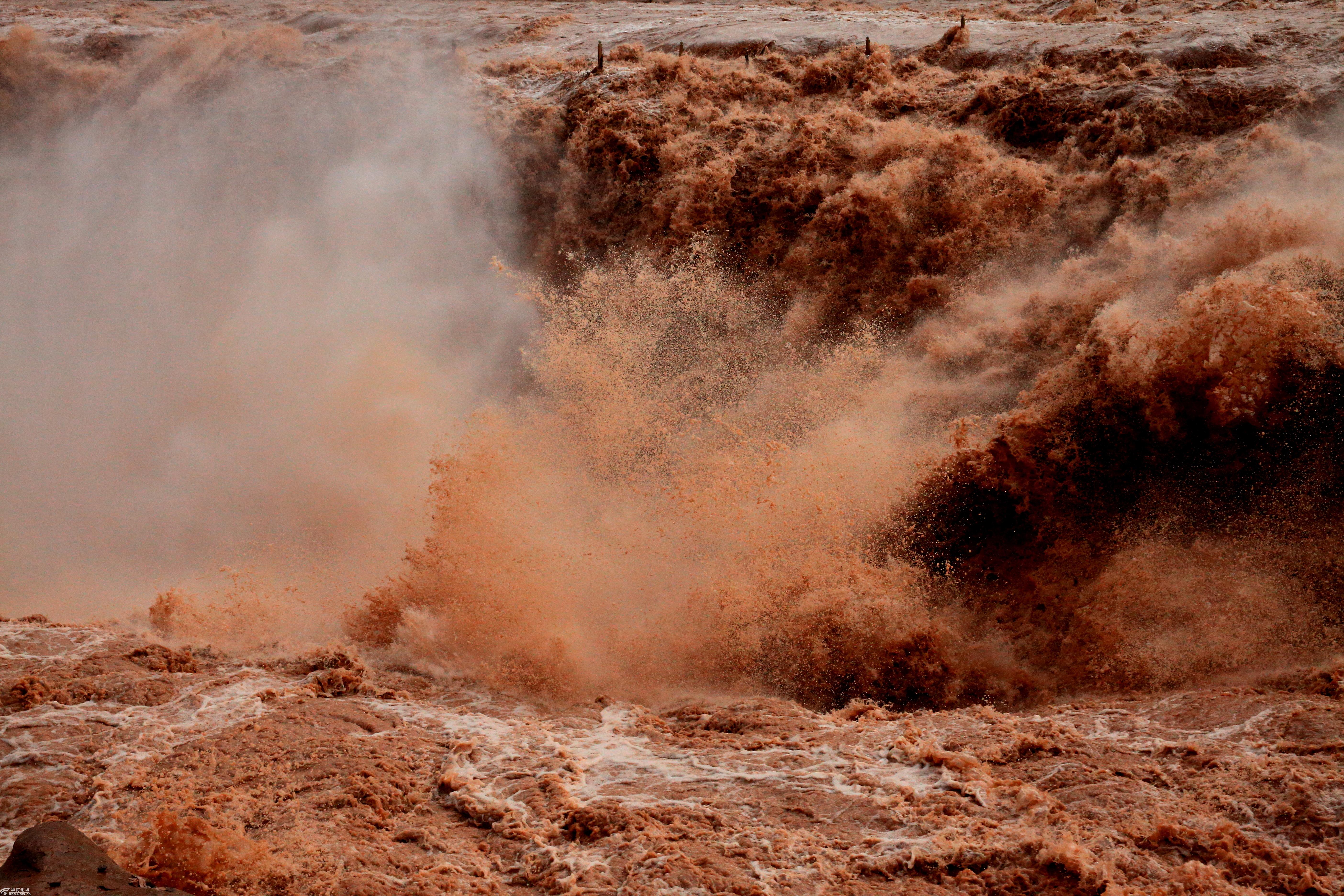 中国梦黄河情奔腾陕西谱新篇黄河在咆哮