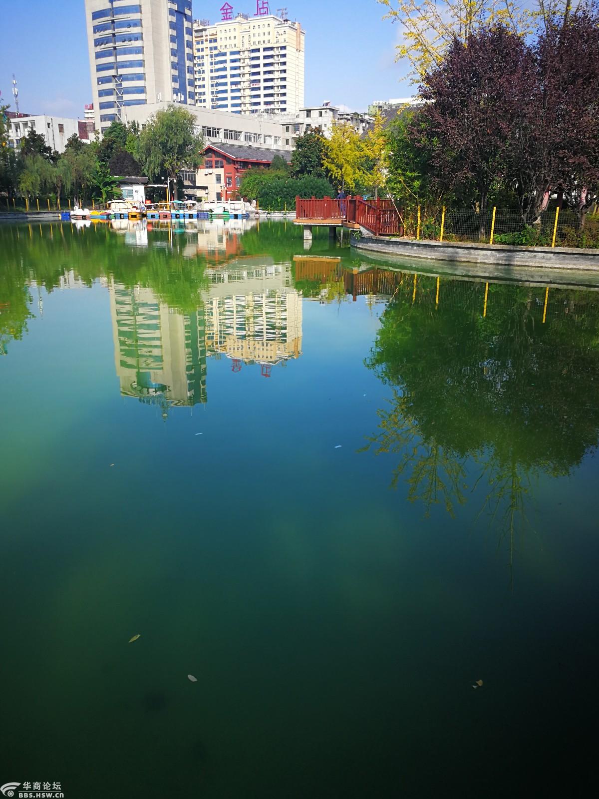 兴安公园碧波如翡翠