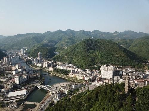 华商头条|略阳：一瓶水富了一个村