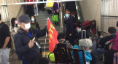 华商头条|老年旅行团多人因扶梯踩踏受伤 旅行社：需起诉后由法院定责