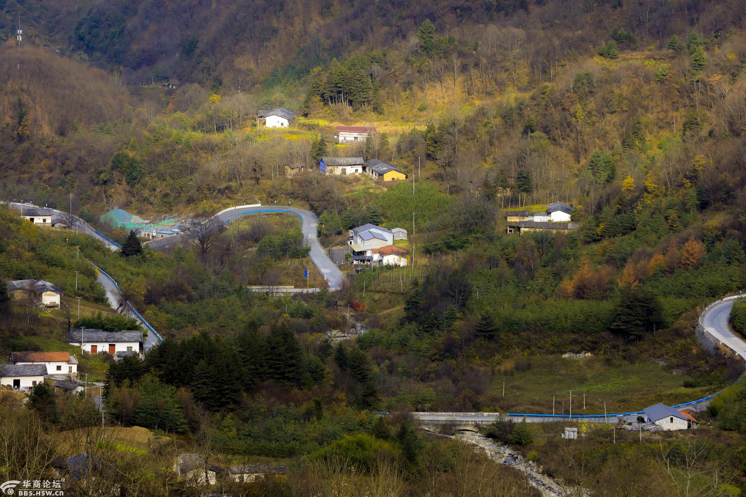 秦巴深处山路弯弯