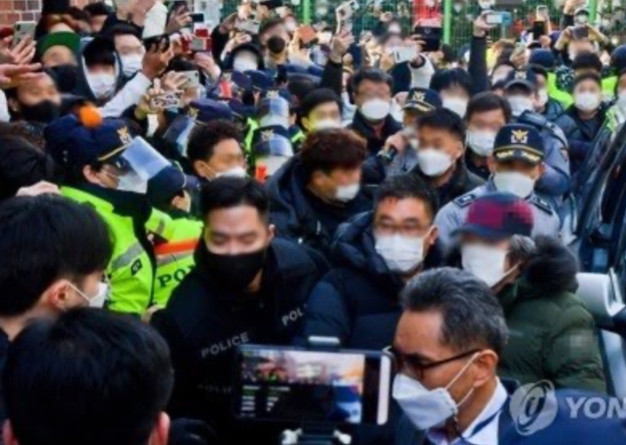 素媛案罪犯赵斗淳住所周围骚乱不断 抗议者聚集4人被立案