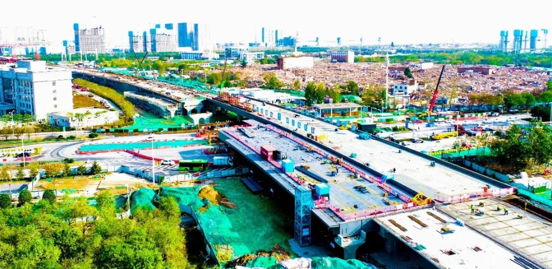建设中的锦堤六路（欧亚四路）灞河隧道项目