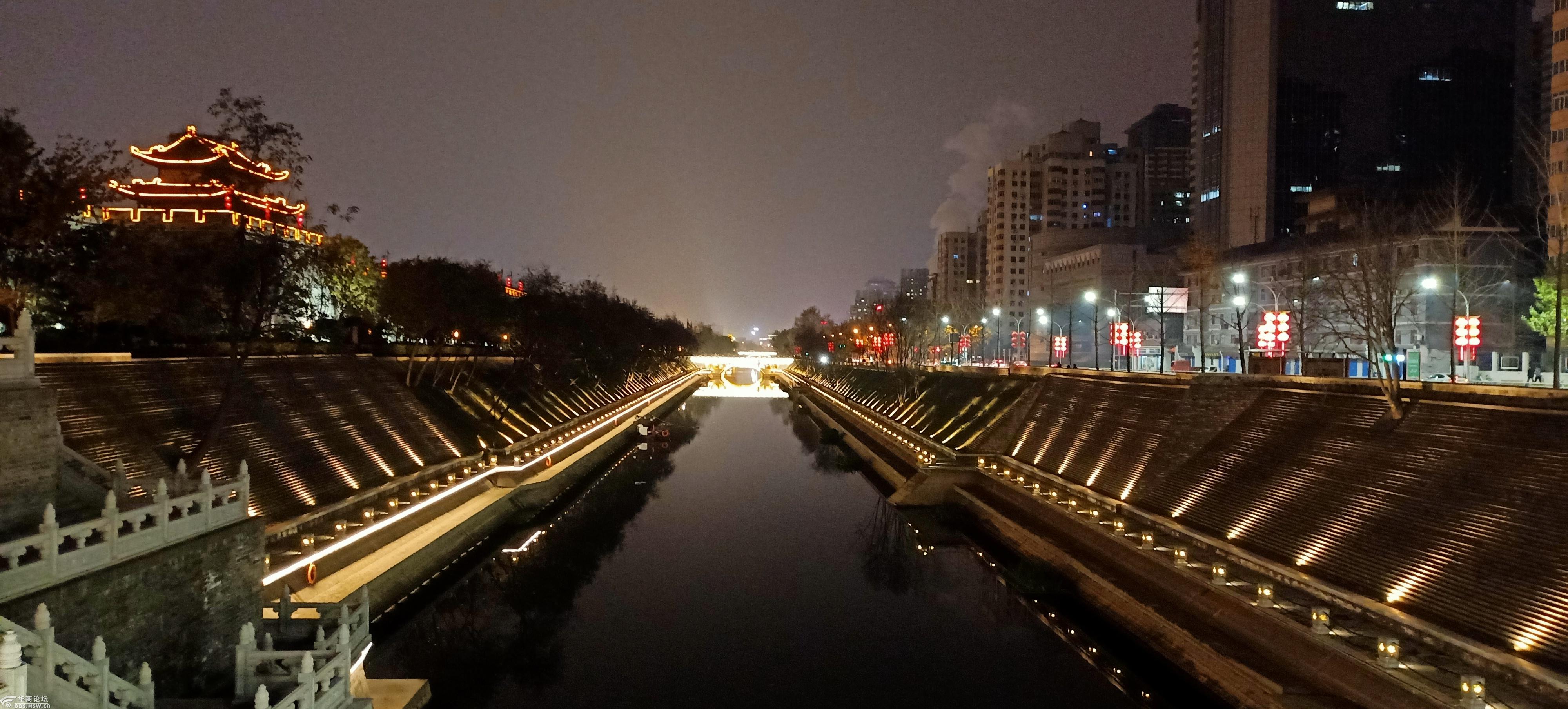 护城河夜景