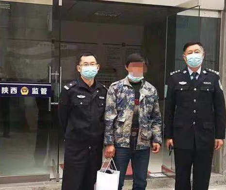用捕鸟网猎捕濒危野生动物画眉鸟 陕西安康一务工男子被刑拘