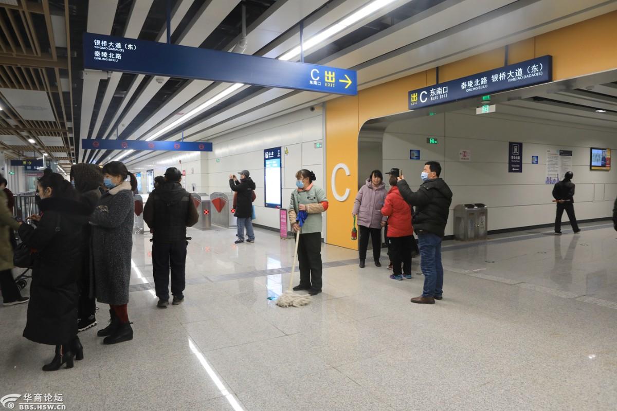 西安地铁9号线临潼纺织城开通运营