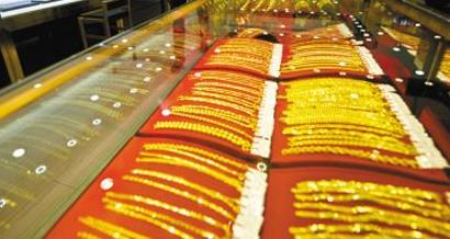 华商头条|凌晨潜入珠宝店盗走近百万黄金首饰 获刑11年