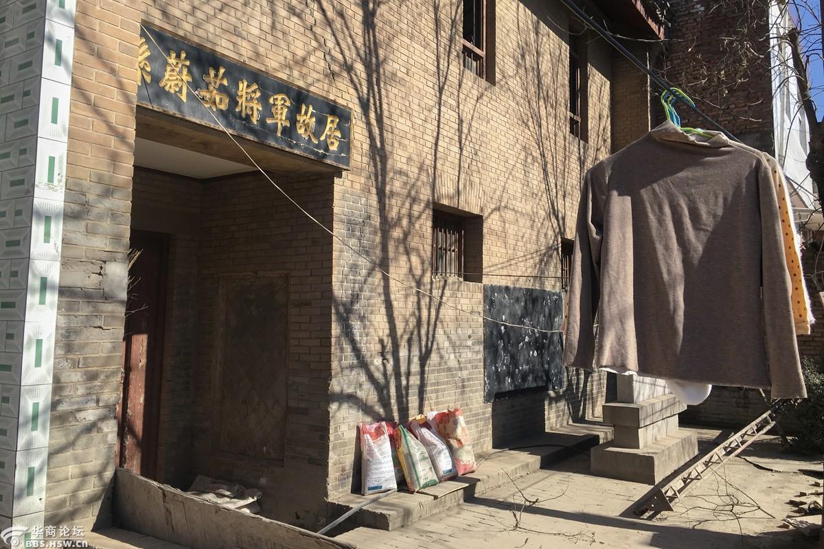 孙蔚如故居在花里胡哨的现代民居中还是显得那么庄严
