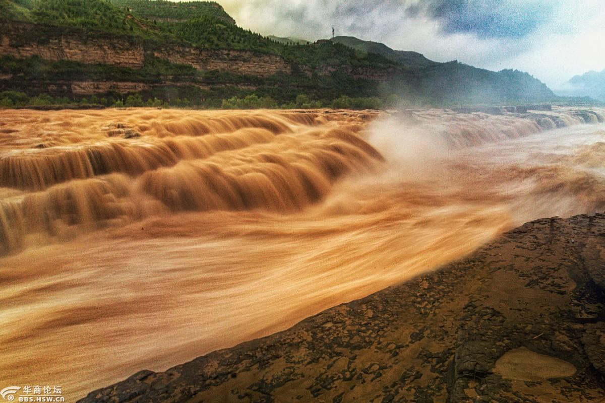 奔腾不息的黄河