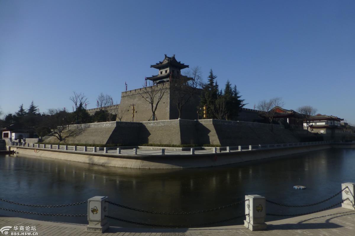 城郭冬韵腊梅飘香