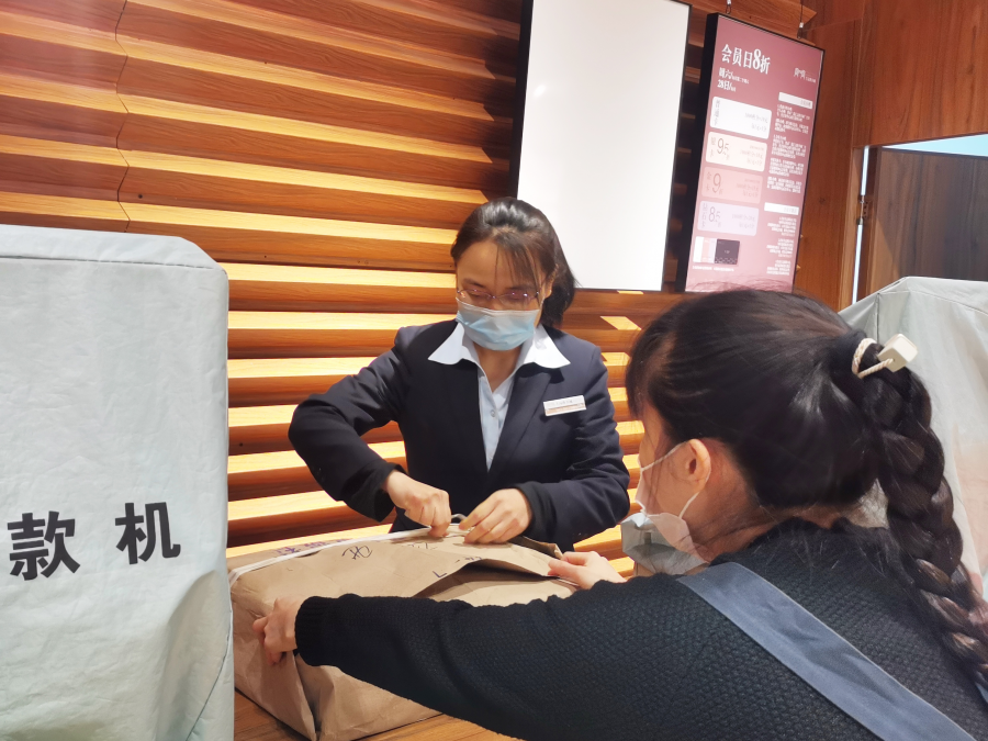 华商头条|致敬劳模 | 西安市劳动模范代俊玲：用坚守书写自己的青春