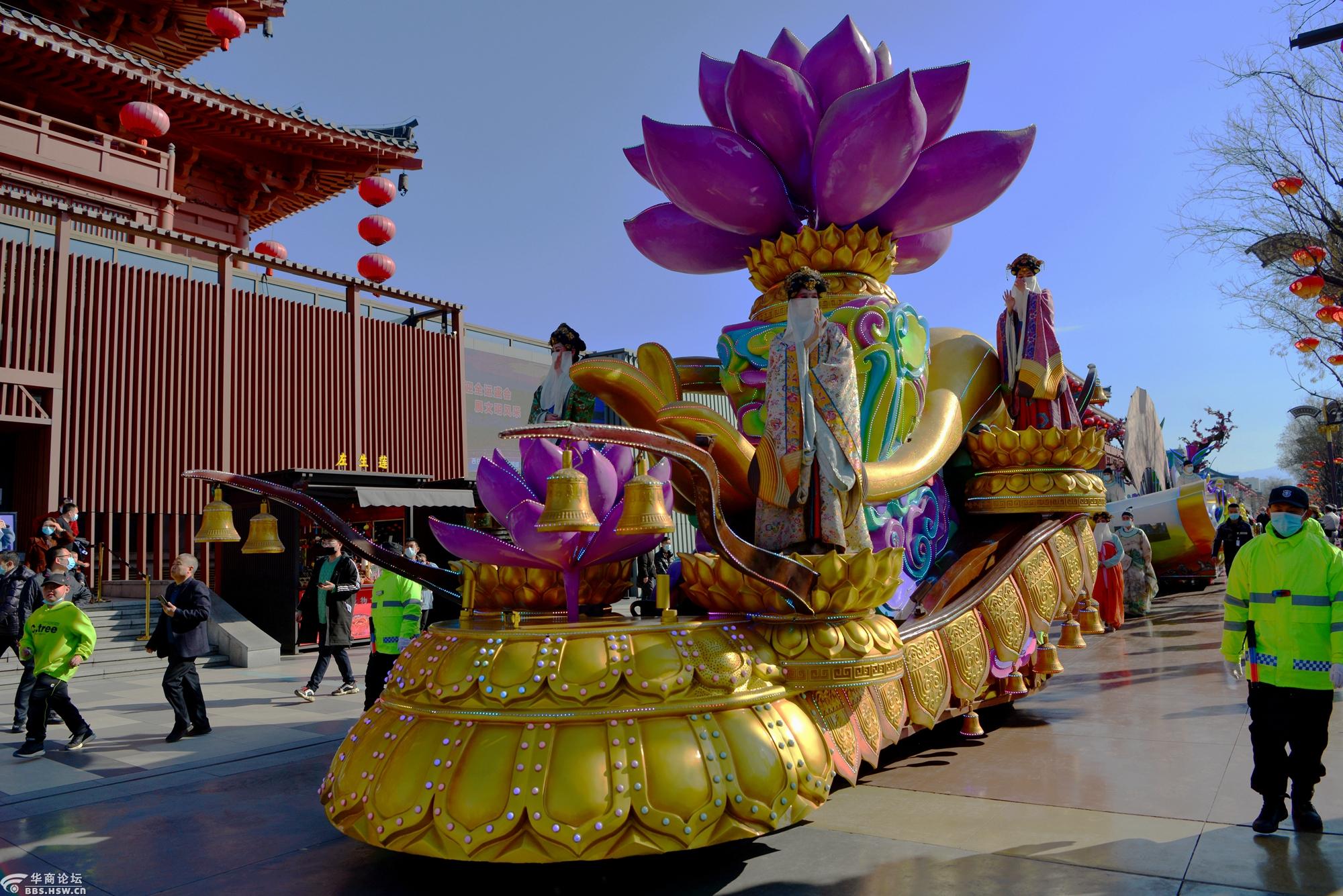 旅行年味西安大唐不夜城花车巡游精彩纷呈