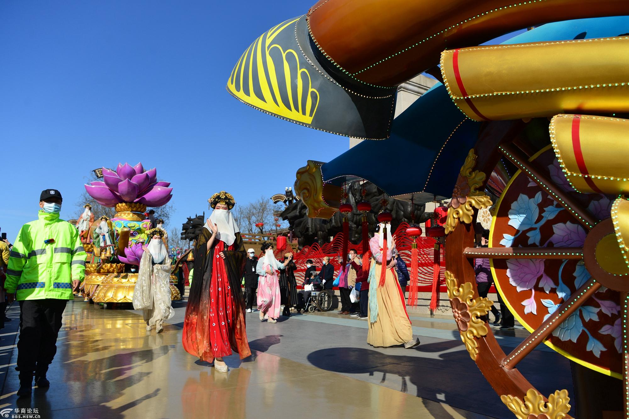 旅行年味西安大唐不夜城花车巡游精彩纷呈