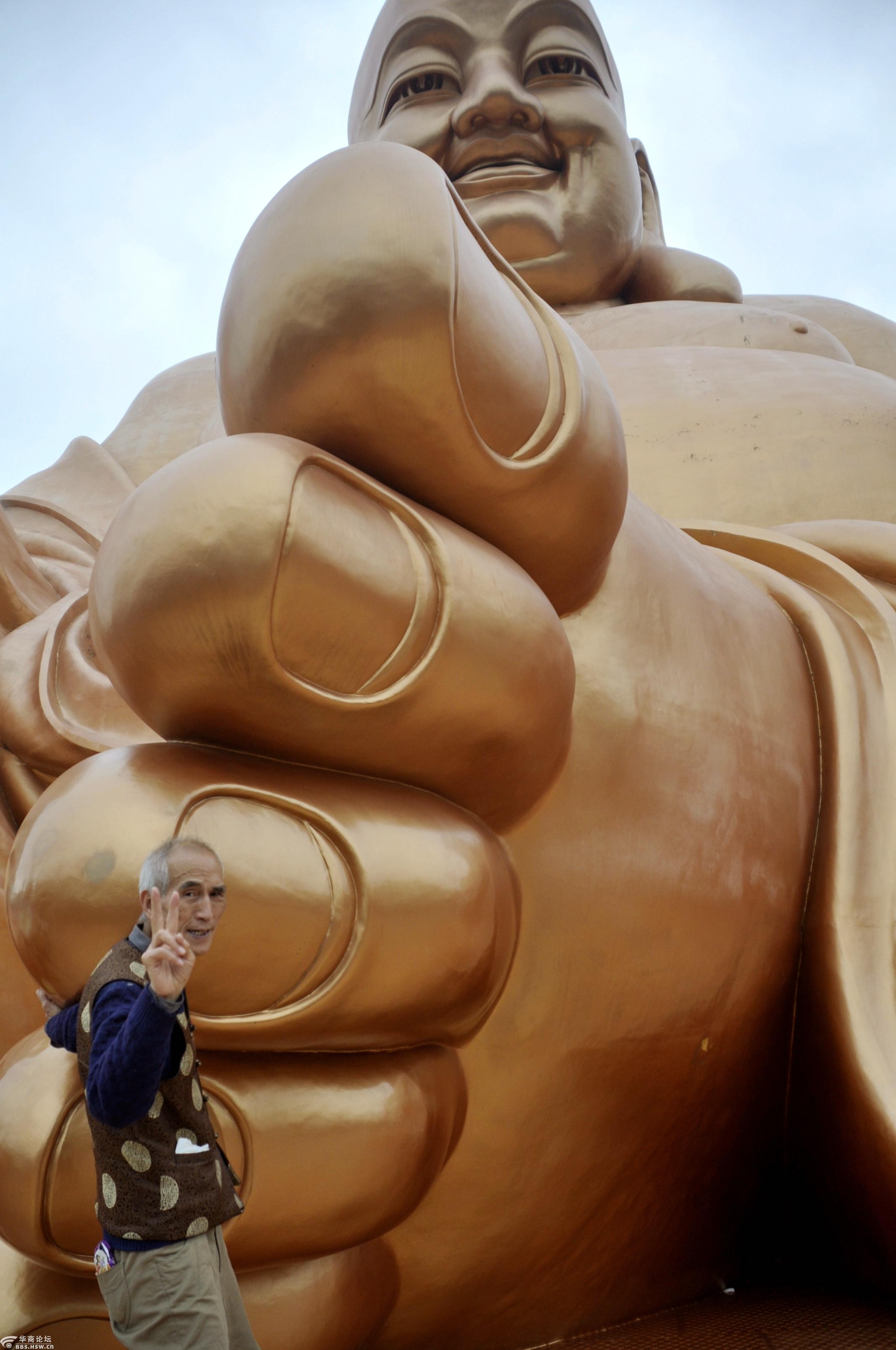 佛教名山之一的弥勒佛道场——浙江奉化雪窦山雪窦寺天下第一弥勒佛像