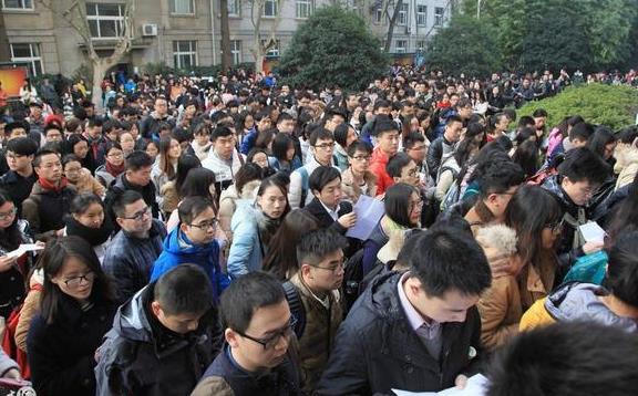 华商头条|国考有多火？陕西招录6000人报名17.8万 专家：今年申论更强调实际工作能力
