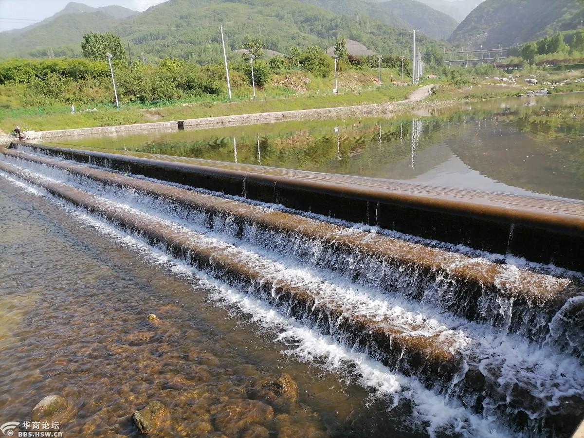 五一假期逛小峪水库,景色美