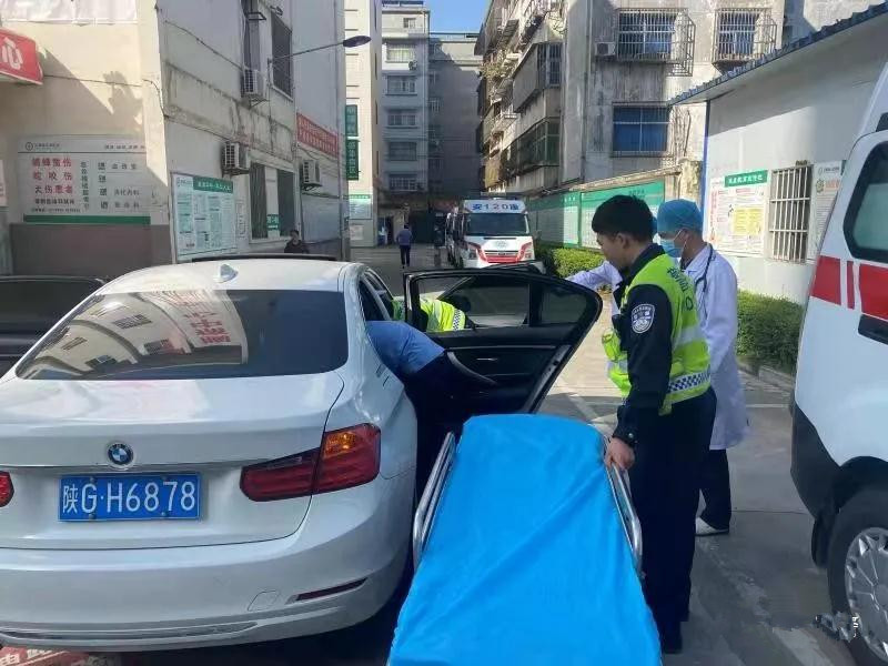 与时间赛跑！安康交警紧急救助突发心脏病患者