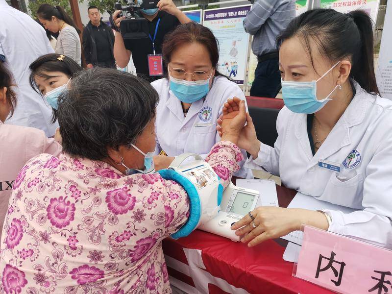 西安开展文化科技卫生“三下乡” 多项资助送到周至乡村