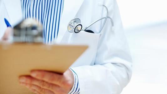 华商头条|男子篡改报告骗领健康码回国并确诊 驻俄使馆通报：已被判刑