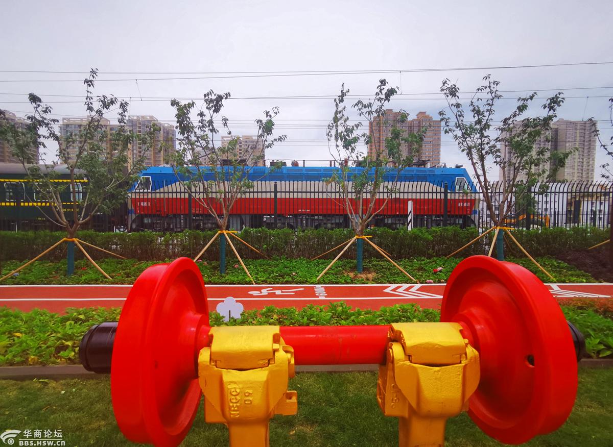 【刘文征图说】43:陇海线旁边,有一座陇海线铁路主题公园