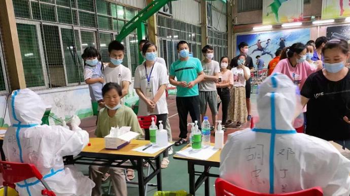 广州本轮疫情已报告98例境内感染者 涉144个场所或小区