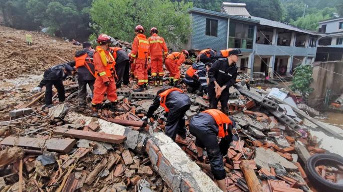 浙江诸暨遭受百年一遇强降雨极端天气 造成2人死亡2人失联
