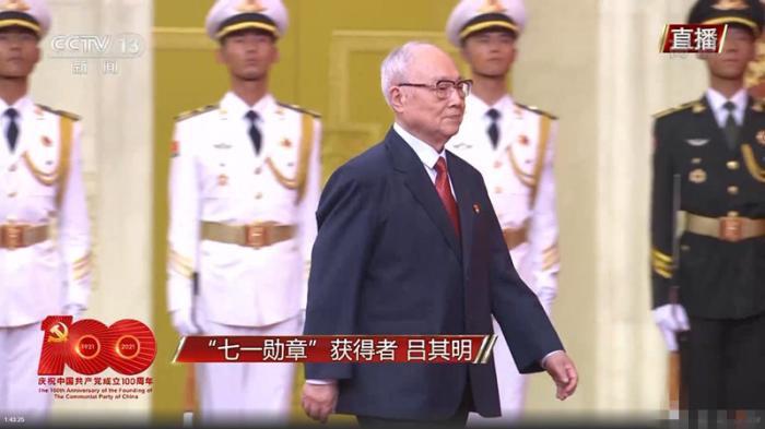 伴着自己写的BGM进入大会堂！这位作曲家是谁？