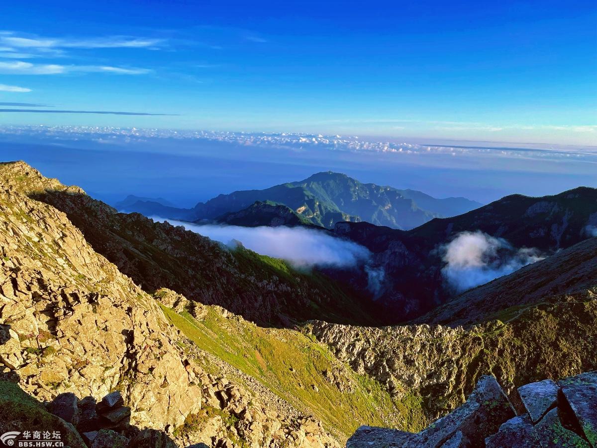 太白山云雾缭绕不虚此行,看日出云海仿佛仙境之上