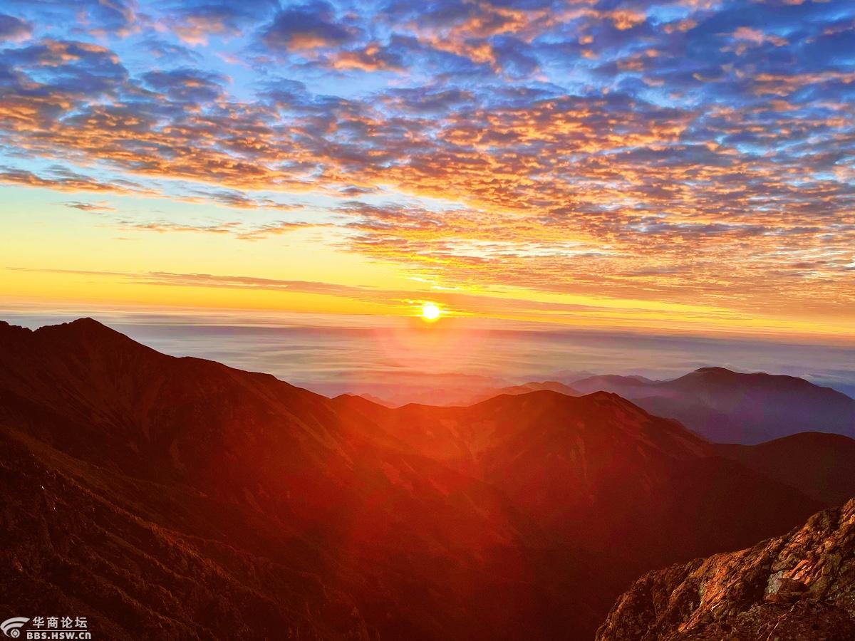 太白山云雾缭绕不虚此行,看日出云海仿佛仙境之上