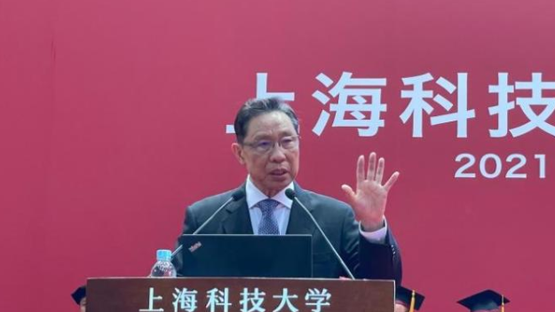 钟南山：放心注射国产疫苗 目前中国有71种疫苗正在研发