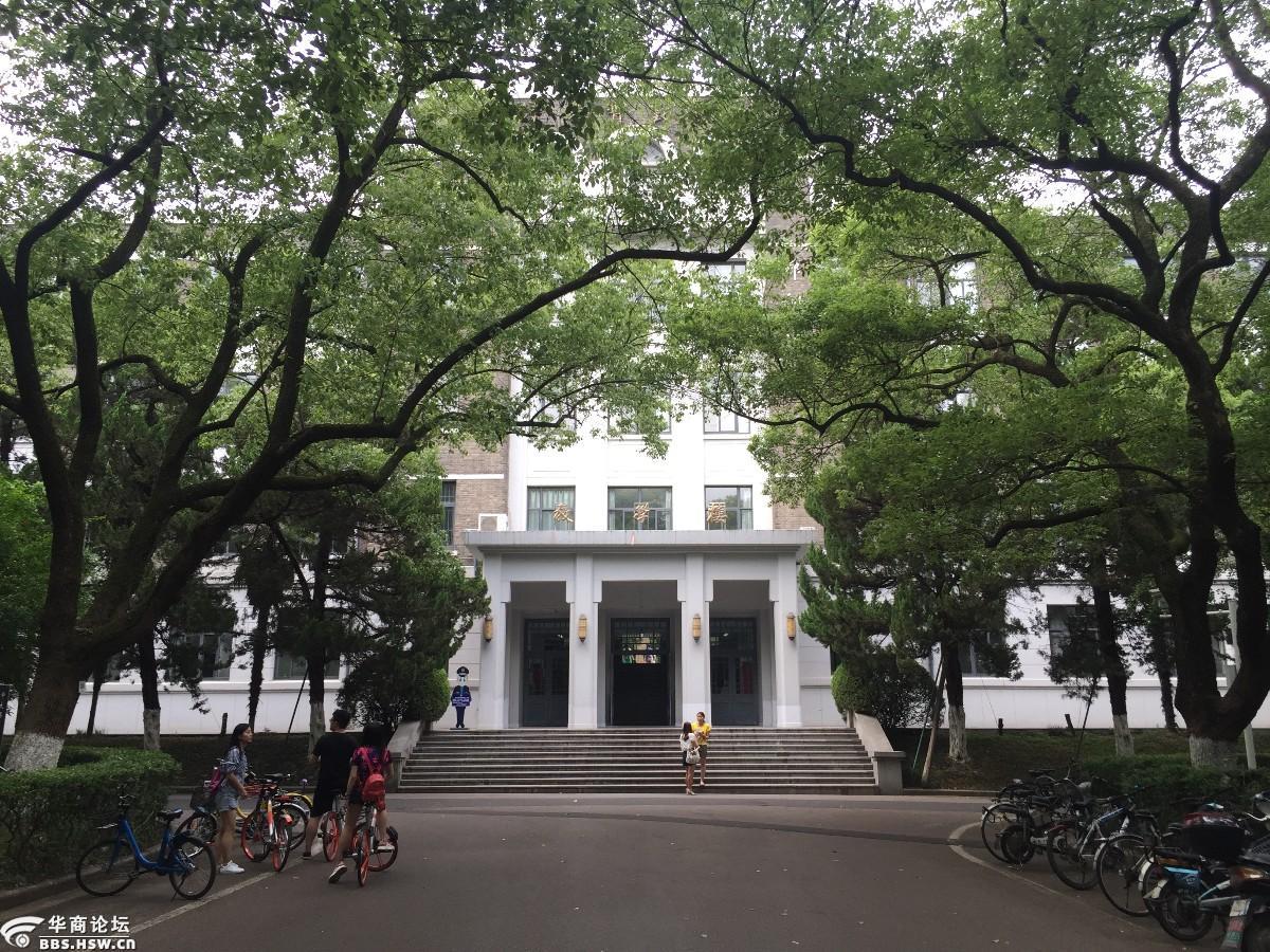 华商头条|毕业季随拍--南京大学