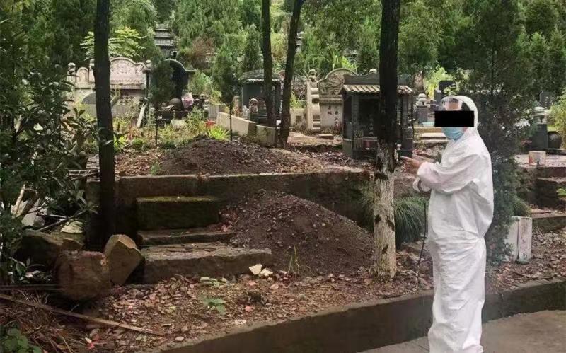 女子挺8月孕肚与丈夫白天摆摊夜晚盗墓逾百座 均涉盗窃被抓