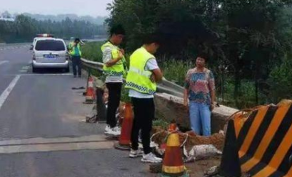 悲痛！郑州一公路职工抢险途中被冲走殉职