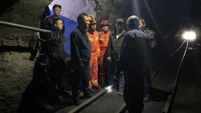青海柴达尔煤矿发生泥浆崩塌事故：1人遇难 19人被困