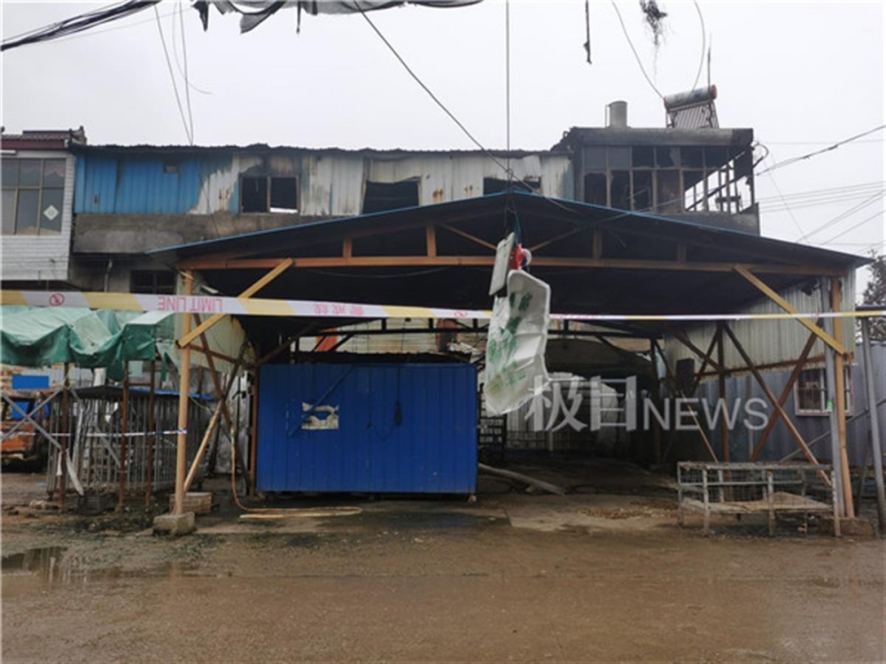 安徽一家四口殒命火海：事发前父亲在群内发红包 儿子准备去大学报到