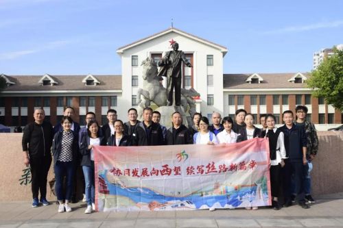 总有一种精神 指引新疆生产建设兵团砥砺前行