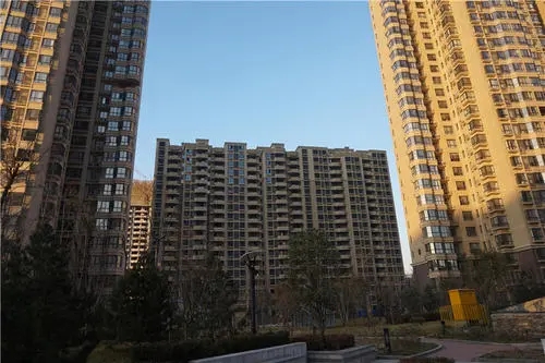 华商头条|呼声回应|华清学府城地下车库漏水严重 新城区韩森寨街道：督促协助维修