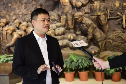 三五九旅屯垦纪念馆副馆长甯伟接受采访
