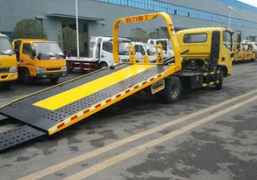 华商头条|西安车主雨天寻求拖车20公里被收费1000元 汽车救援公司已致歉