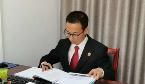 华商头条|王明：奋斗，是青春最亮丽的底色！丨三秦最美法院人
