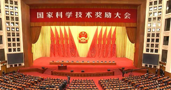 时政现场说丨致敬科学家 勇做新时代科技创新的排头兵