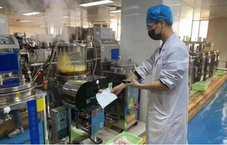 据记者了解,为了让患者用上安全,经济,有效的中药制剂,制剂科一方面