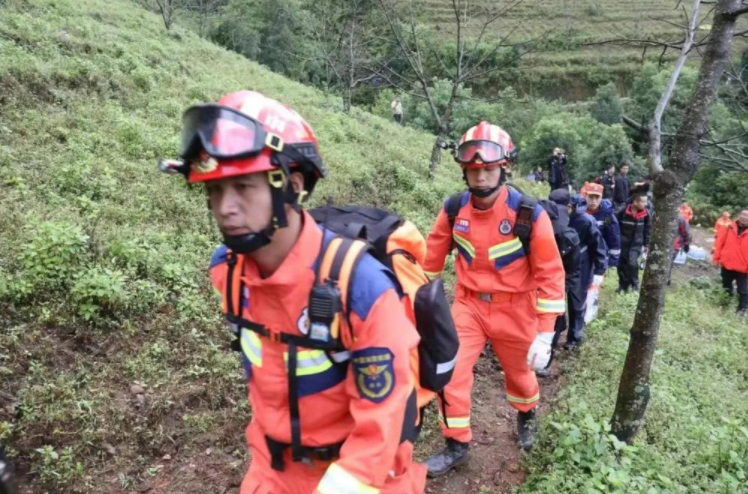华商头条|地质人员在哀牢山失联已5天 云南已投入34车145人搜救