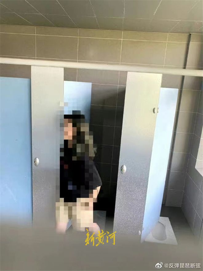 学校厕所 偷拍 SesePorn
